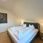 Grand - Perfekt Fuer 6! Parken Flughafen Appartement