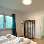 Grand - Perfekt Fuer 6! Parken Flughafen Appartement