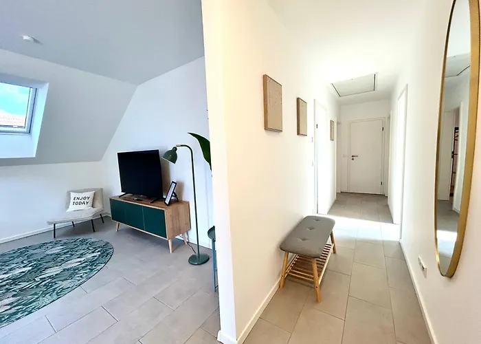 Perfekt Für 6! Küche Parkplätze Flughafen Apartment
